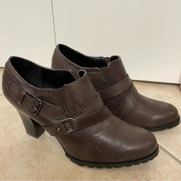 Audrey Brooke “Shootie” Black Heels 10M, Treaded-Lug Type Soles. Gently worn. - Picture 3 of 10